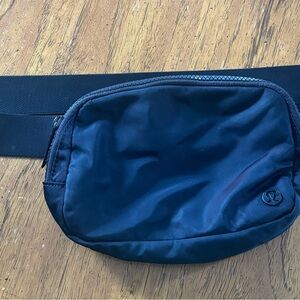 Lululemon Everywhere Belt Bag
